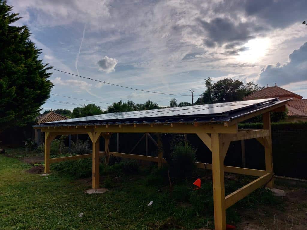 PANNEAUX PHOTOVOLTAIQUES SUR PERGOLA LOUDEAC 1