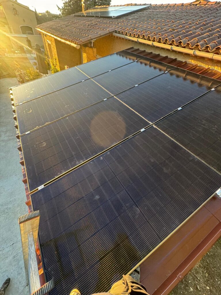 PANNEAUX PHOTOVOLTAIQUES SUR PERGOLA RENNES